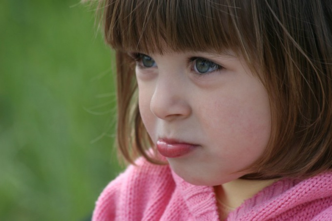 How to teach a child are not afraid of spiders