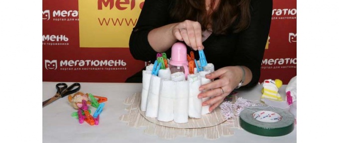 How to make cake from diapers