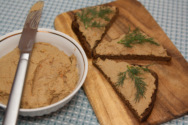 How to cook a pate of chicken liver in a double boiler