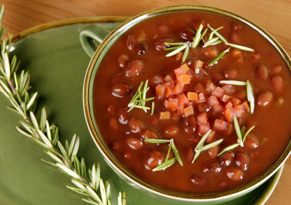 How to make a low-calorie dish from red beans