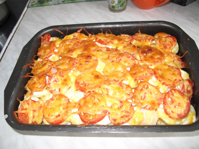 Vegetable stew in the oven.