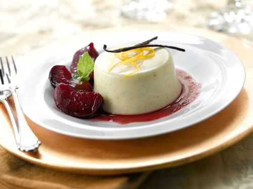 Panna cotta with almond sauce