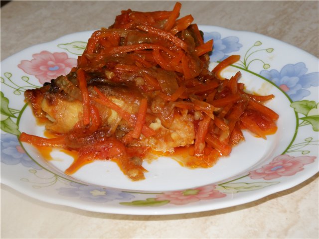 Fish with potatoes in tomato sauce