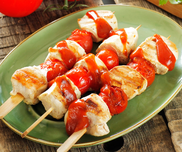 Chicken skewers with cherry tomatoes