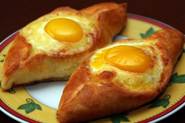 Khachapuri in Adjarian style with egg