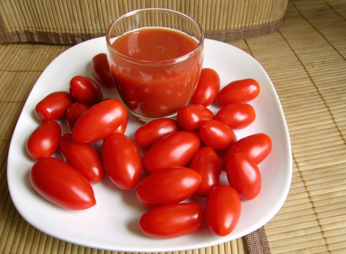 Blanks for the winter: homemade ketchup from a tomato