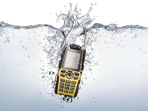 What to do when water gets into the phone