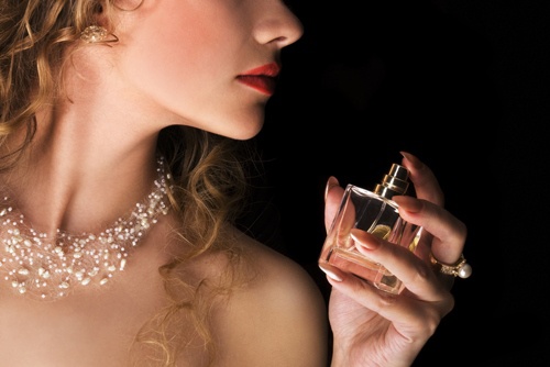 How and where to apply perfume correctly