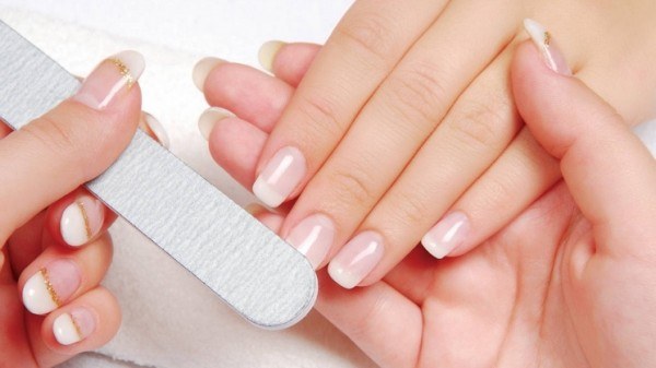 How to polish your nails