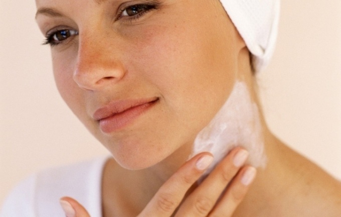 How to care for neck and decollete skin