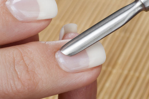 How to care for the nail cuticle