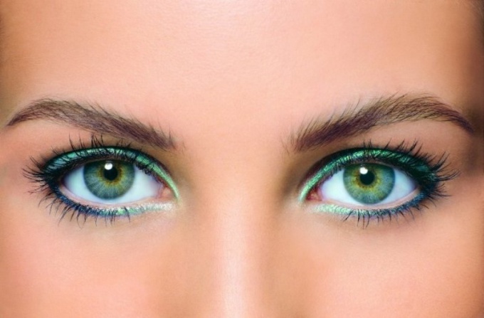 Which shadows are right for the green eyes