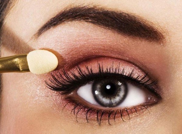 Tip 1: How to choose a make-up for the brown eyes