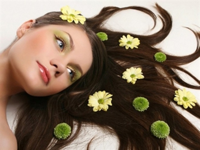 The best fruits and oils for health and shine of hair 