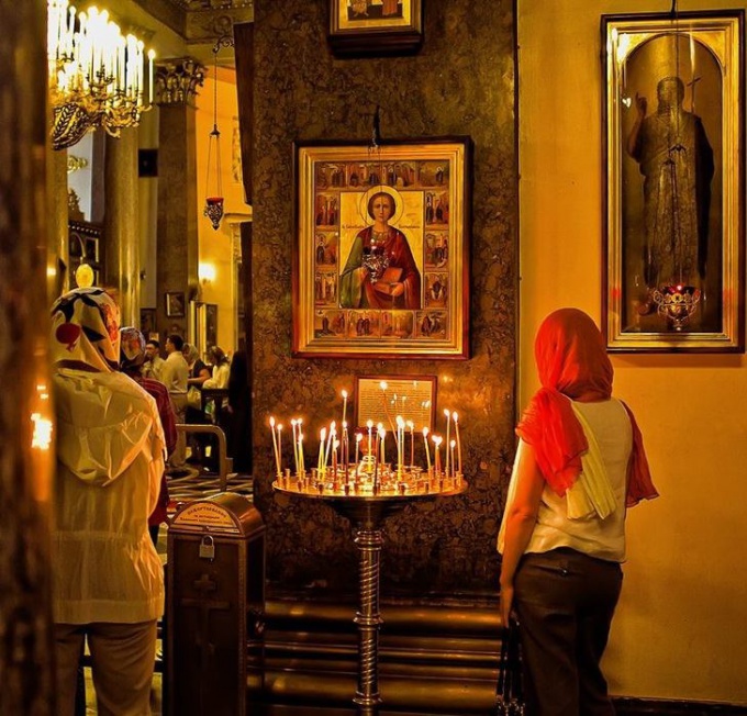 The icon of Panteleimon the Healer helps every worshiper