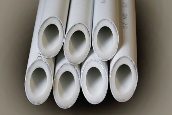 What is the service life of polypropylene and metal-plastic pipes