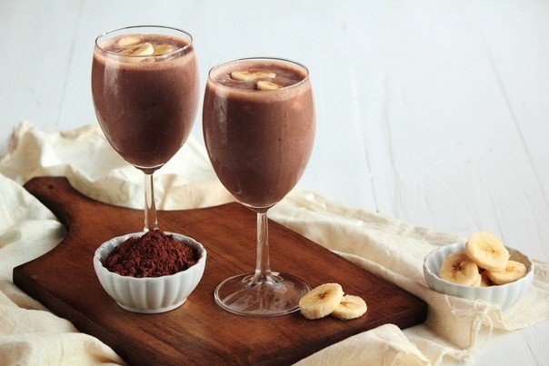 How to Make a Banana Chocolate Cocktail