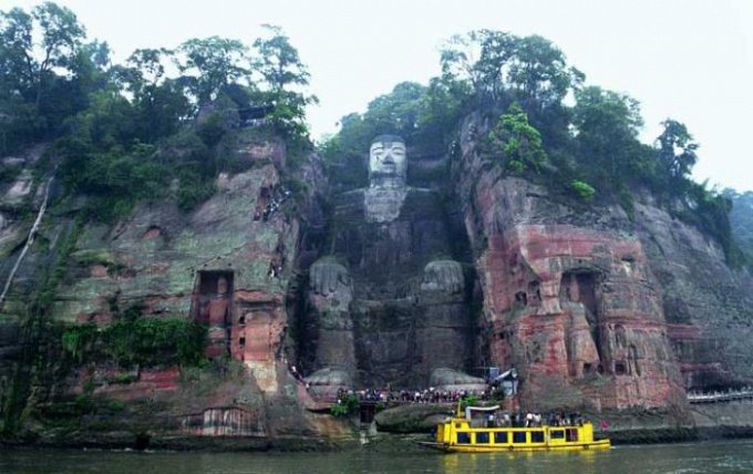 Monument of the Buddha in Leshan: some interesting facts