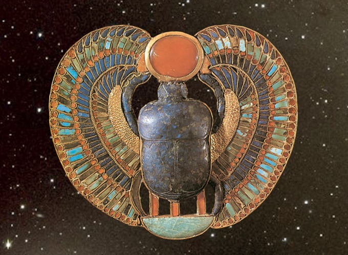 Why in the ancient Egypt the beetle was considered sacred