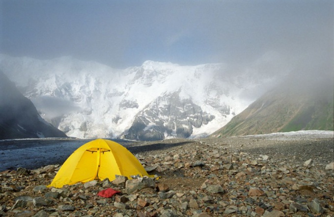 How to set up a tourist tent