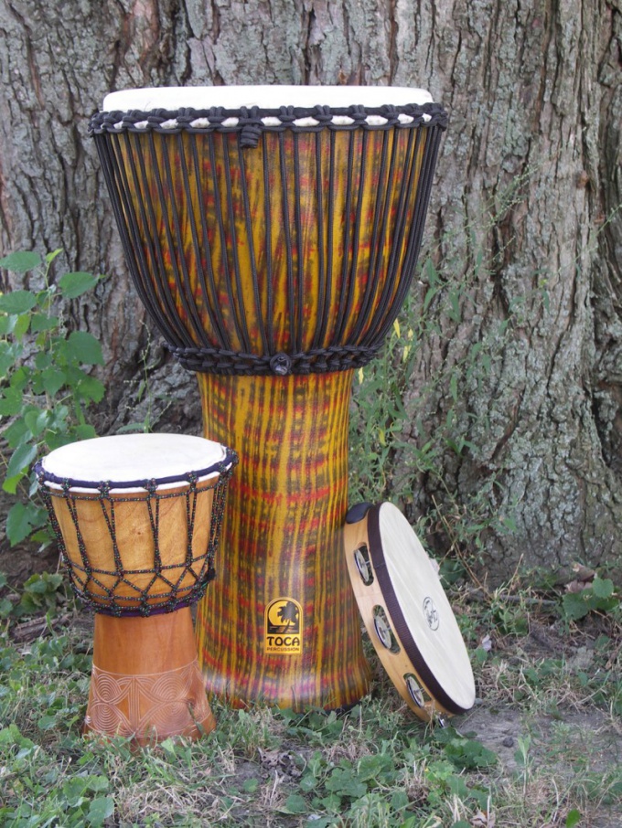 How to play African drums