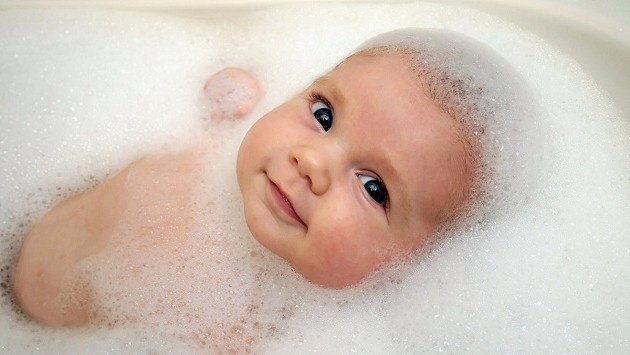 Is it worth it to bathe the baby?