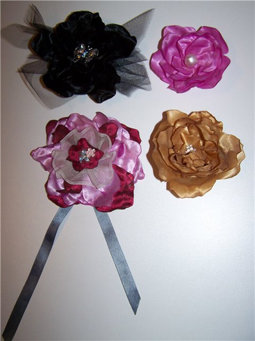 How to make flowers from satin