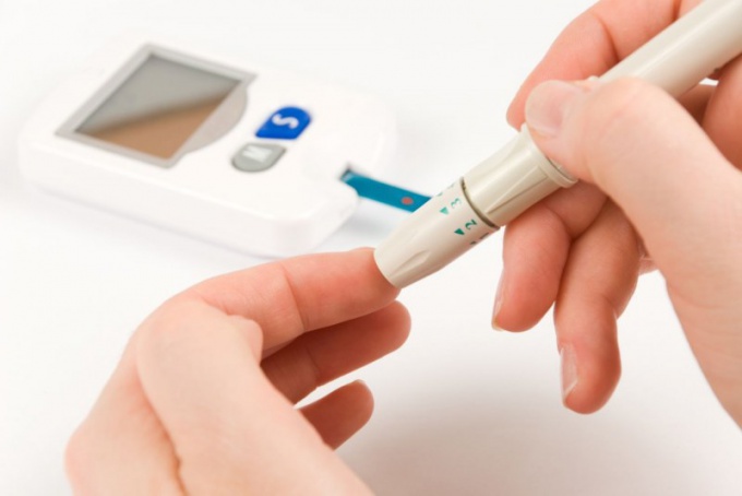 What are the first signs of diabetes?