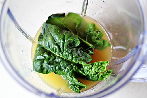 How to make an invigorating vitamin smoothie